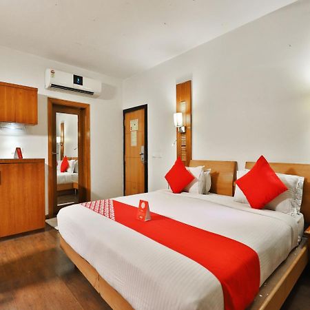 Oyo 1123 Hotel Rock Regency Ahmedabad Exterior foto