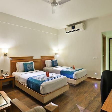 Oyo 1123 Hotel Rock Regency Ahmedabad Exterior foto