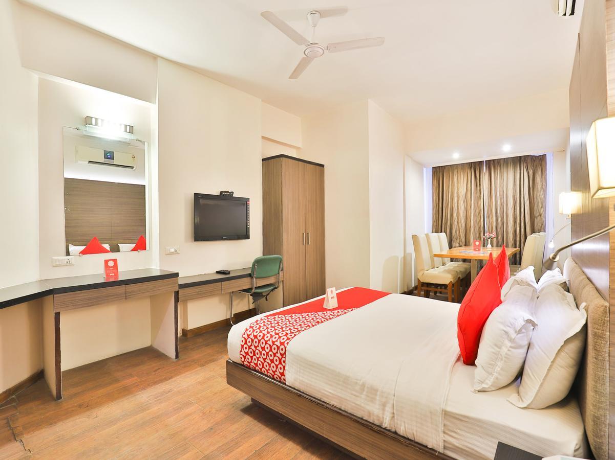 Oyo 1123 Hotel Rock Regency Ahmedabad Exterior foto