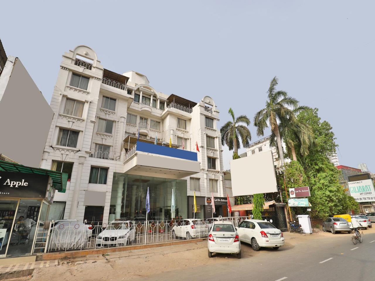 Oyo 1123 Hotel Rock Regency Ahmedabad Exterior foto